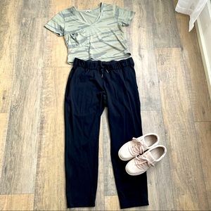 Lululemon On the Fly Pant - 10 - Black BLK